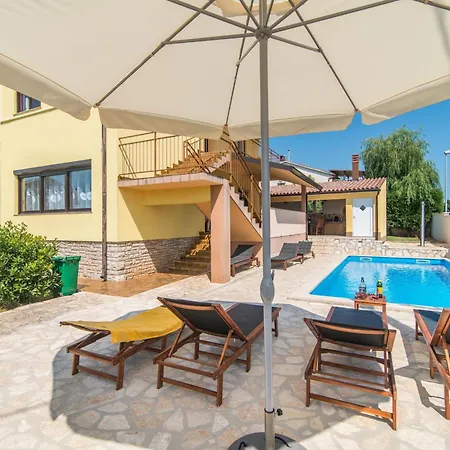 Ferienvilla Mit Pool In Holiday home *